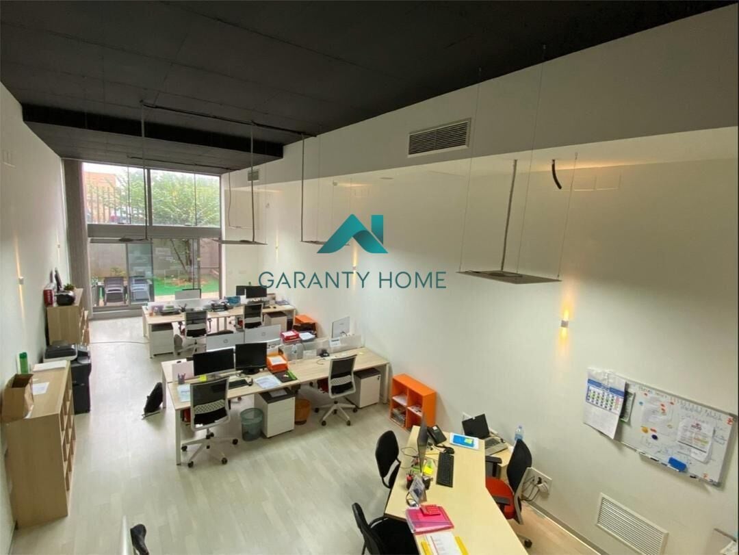 Office in València, Valencia for lease Interior Photo- Image 1 of 5