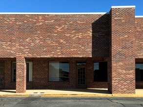 2092-2142 Statesville Blvd, Salisbury, NC for lease Interior Photo- Image 1 of 1