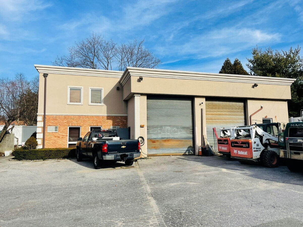 110 Mineola Ave, Roslyn Heights, NY 11577 Flex for Sale