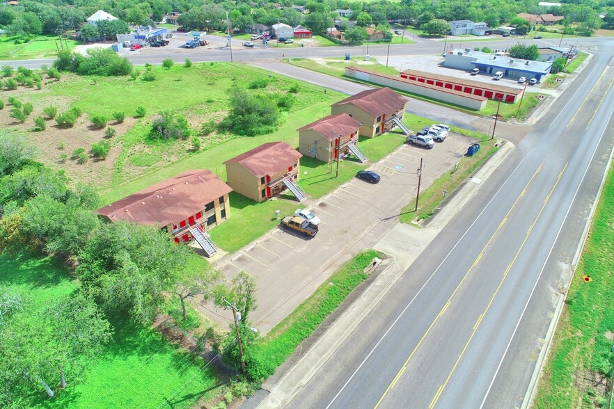 303-511 E Reagan Rd, Beeville, TX for sale - Aerial - Image 1 of 56