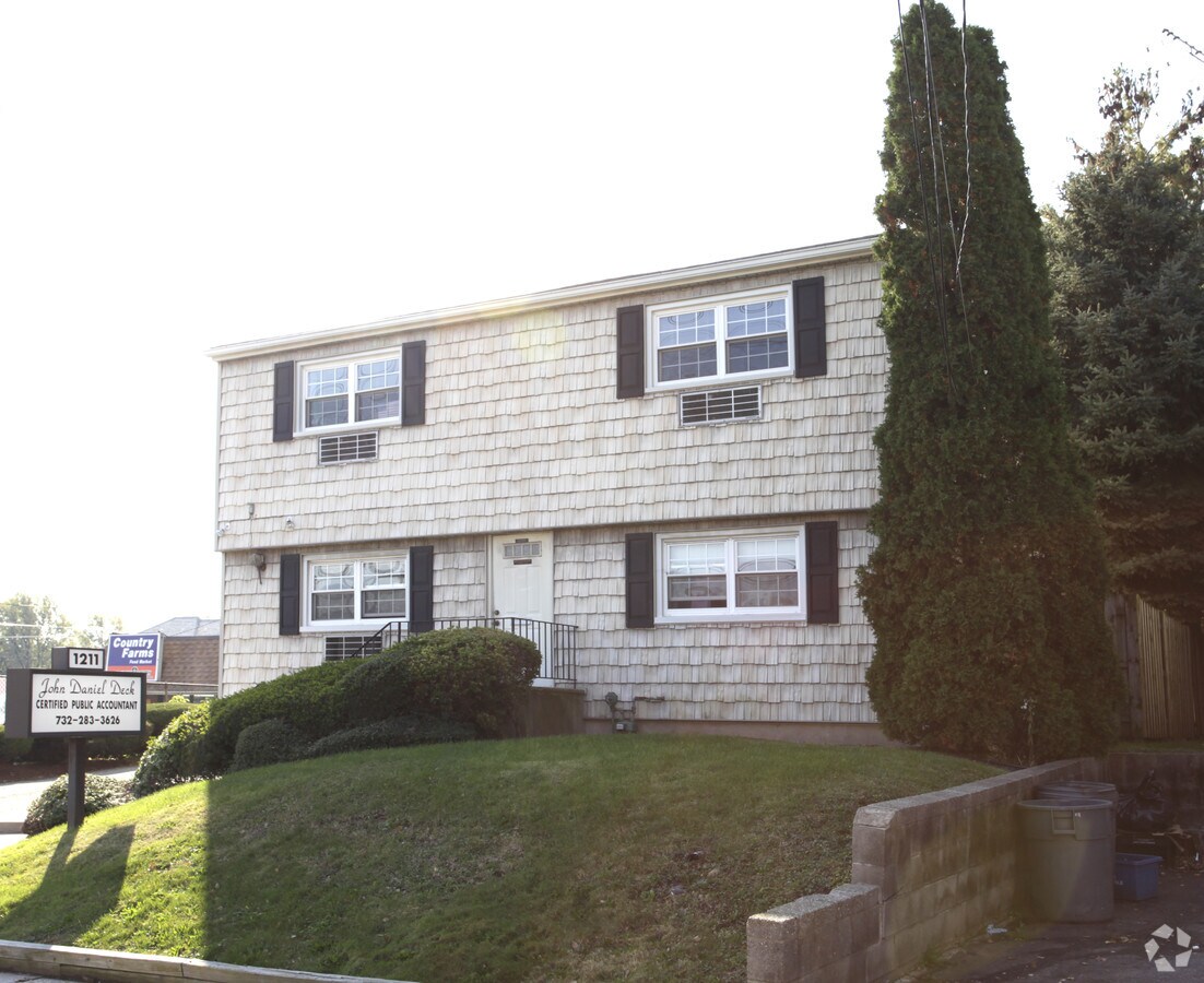 1211 Green St, Iselin, NJ 08830 Property Record