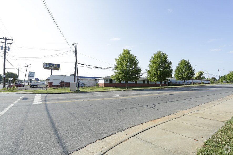 4233 Wilkinson Blvd, Charlotte, NC 28208