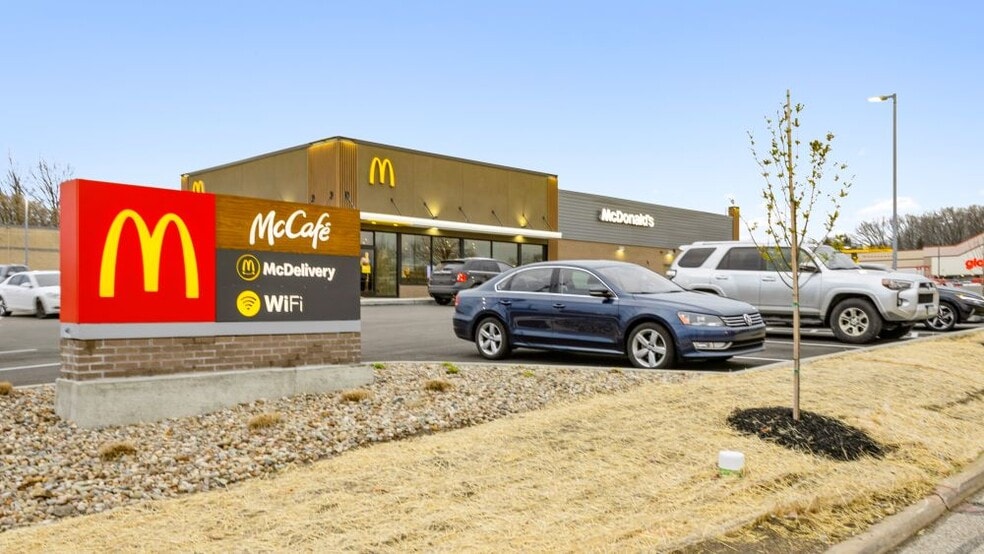 1795 Snow Rd, Parma, OH for lease - Building Photo - Image 3 of 8