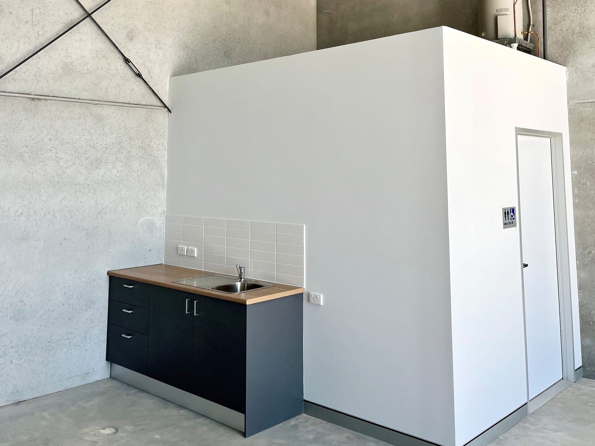 11 Decora Dr, Jilliby for lease Interior Photo- Image 1 of 2