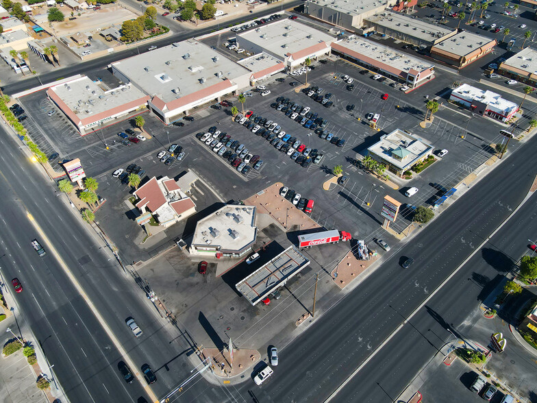 601-725 N Nellis Blvd, Las Vegas, NV for lease - Building Photo - Image 1 of 7