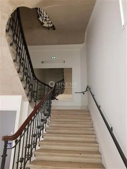 Office in Nancy for lease - Lobby - Image 2 of 8