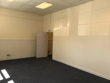 Main St, Lochgelly for lease Interior Photo- Image 1 of 2