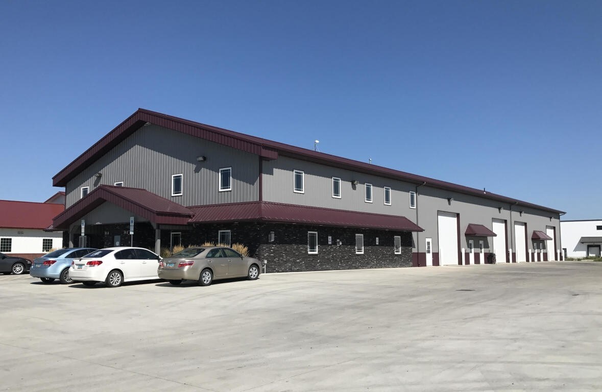 2520 W Main Ave, West Fargo, ND for sale Primary Photo- Image 1 of 1