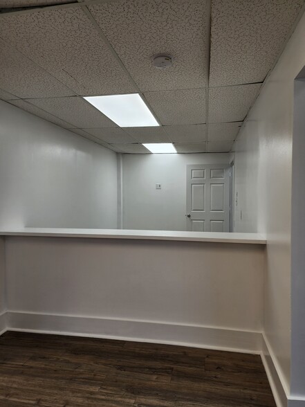 43 Mays Landing Rd, Somers Point, NJ for lease - Interior Photo - Image 3 of 14