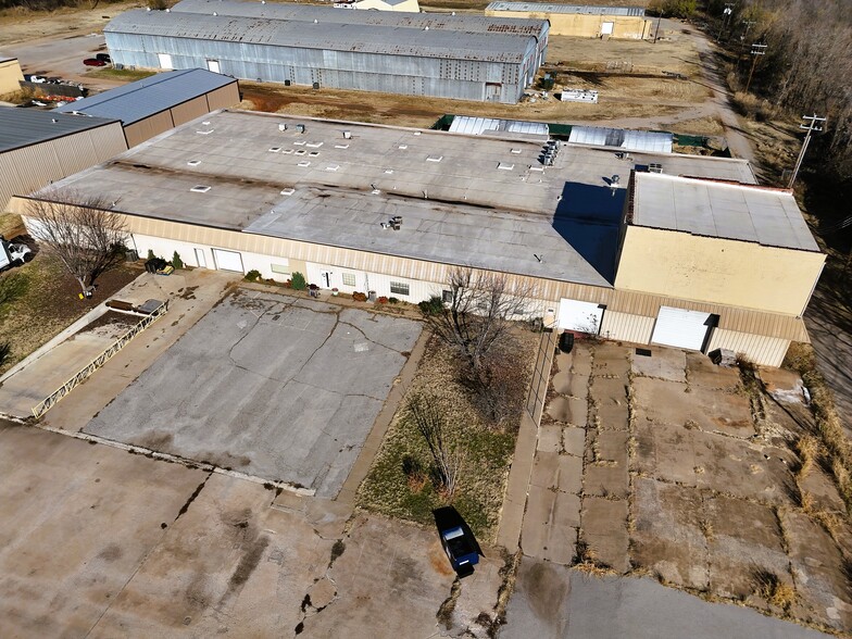 326 W College Ave, Guthrie, OK for sale - Building Photo - Image 2 of 3