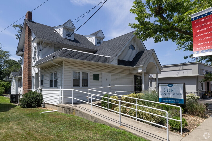 359 Atlantic Ave, East Rockaway, NY for lease - Primary Photo - Image 1 of 6