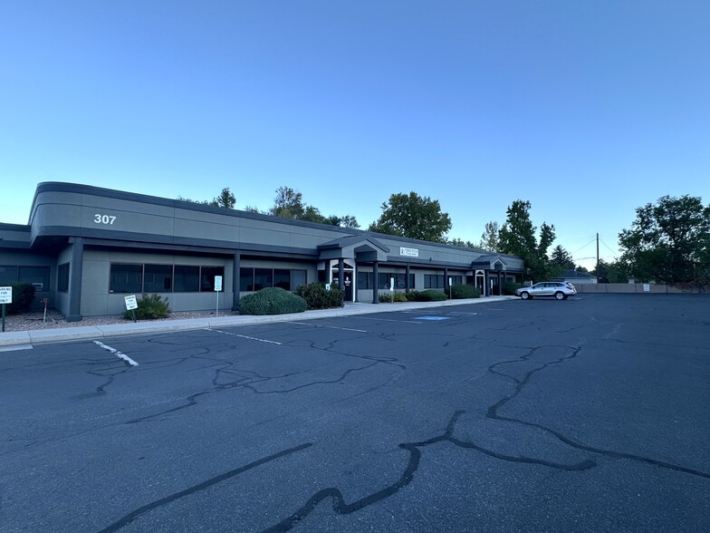 307 W Winnie Ln, Carson City, NV for lease - Building Photo - Image 3 of 7