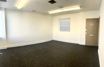 611 S Catalina St, Los Angeles, CA for lease Interior Photo- Image 2 of 3