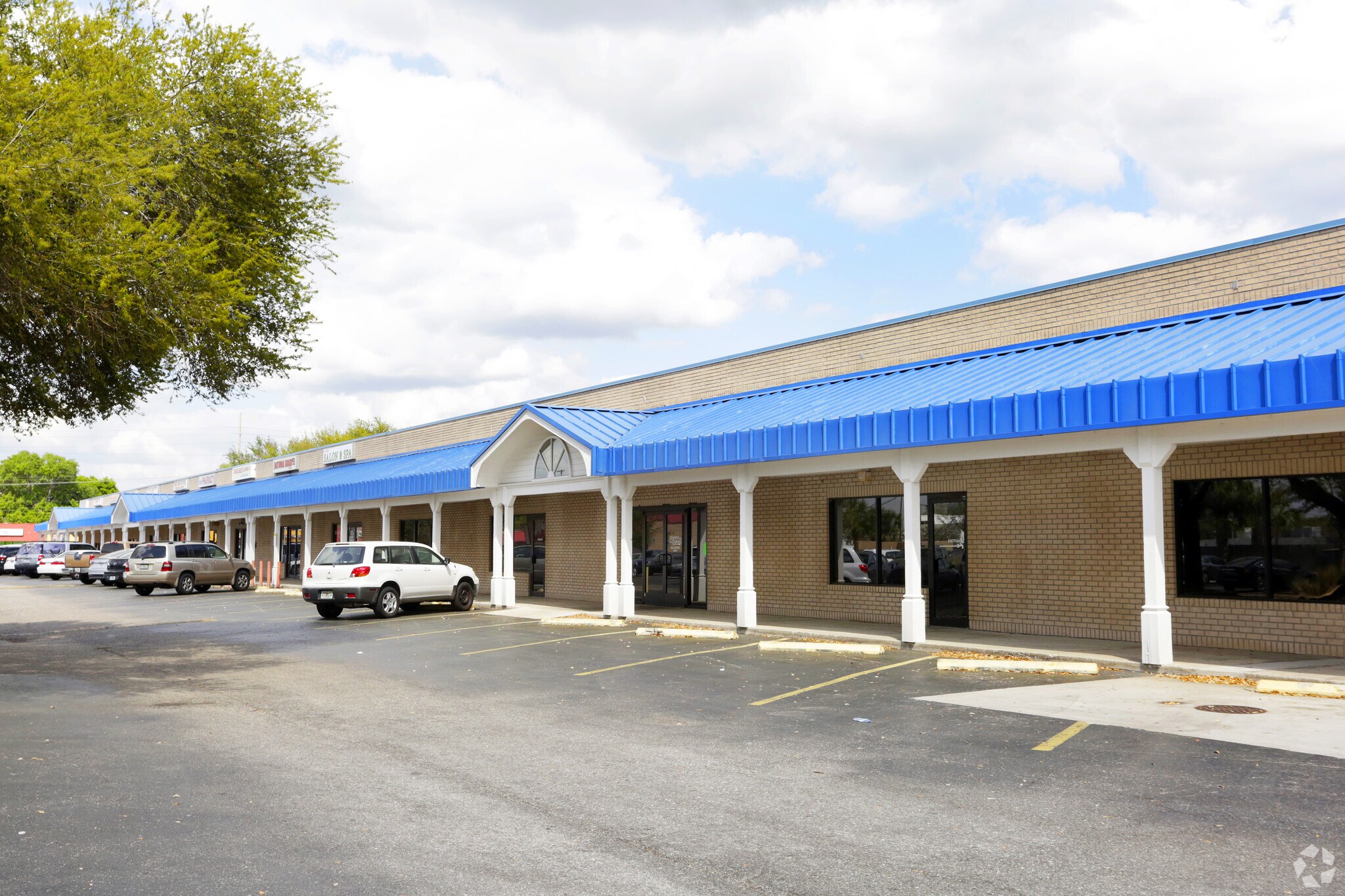 737-773 W Brandon Blvd, Brandon, FL for sale Primary Photo- Image 1 of 1