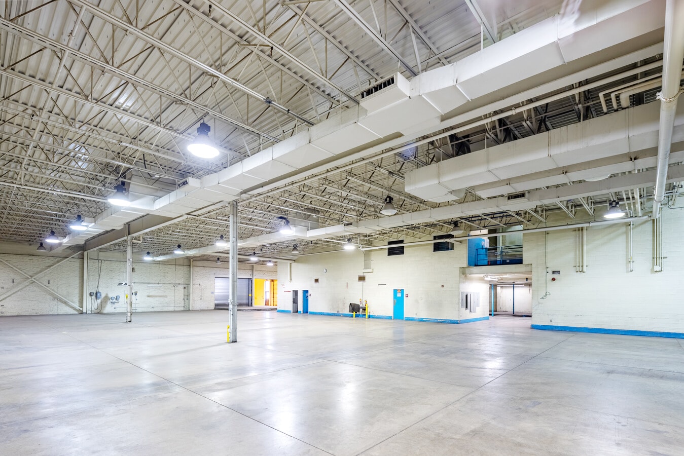 7085 Mentor Ave, Willoughby, OH for lease Interior Photo- Image 1 of 5