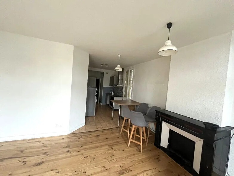 Retail in Romans-sur-Isère for sale - Interior Photo - Image 2 of 5