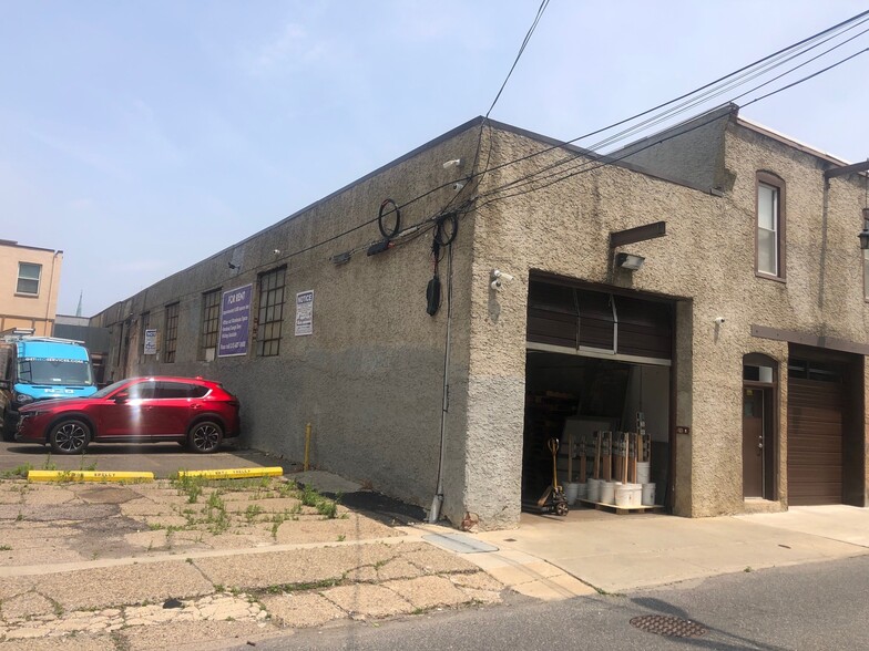 1132-1134 Callowhill St, Philadelphia, PA for lease - Building Photo - Image 3 of 4