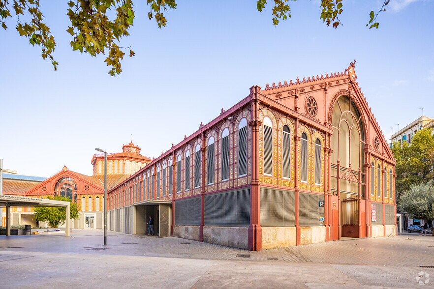 Retail in Barcelona, Barcelona for lease - Building Photo - Image 3 of 4