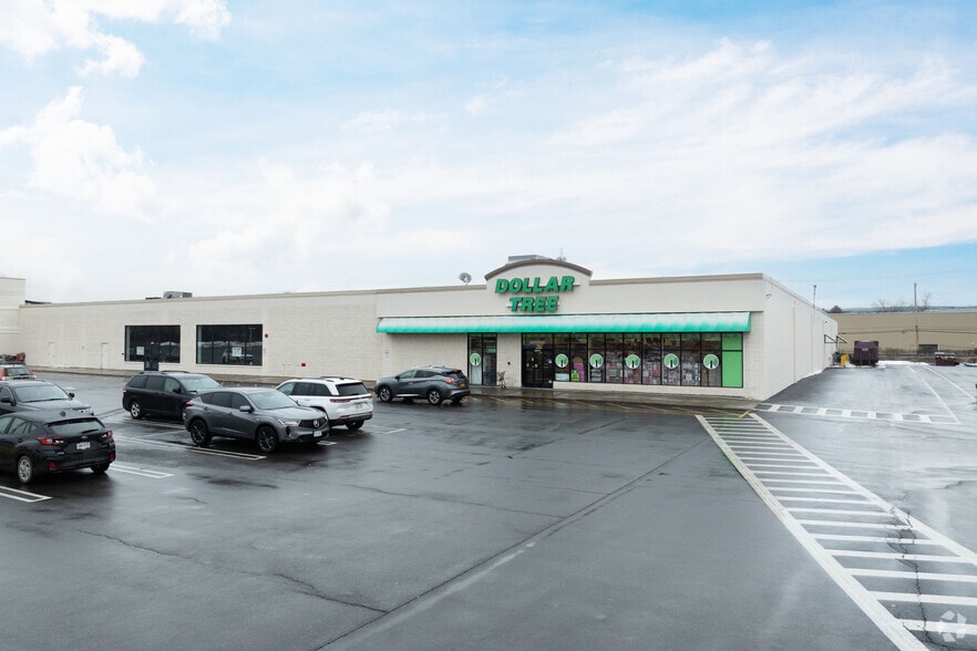 1355-1379 Ulster Ave, Kingston, NY for lease - Building Photo - Image 3 of 8