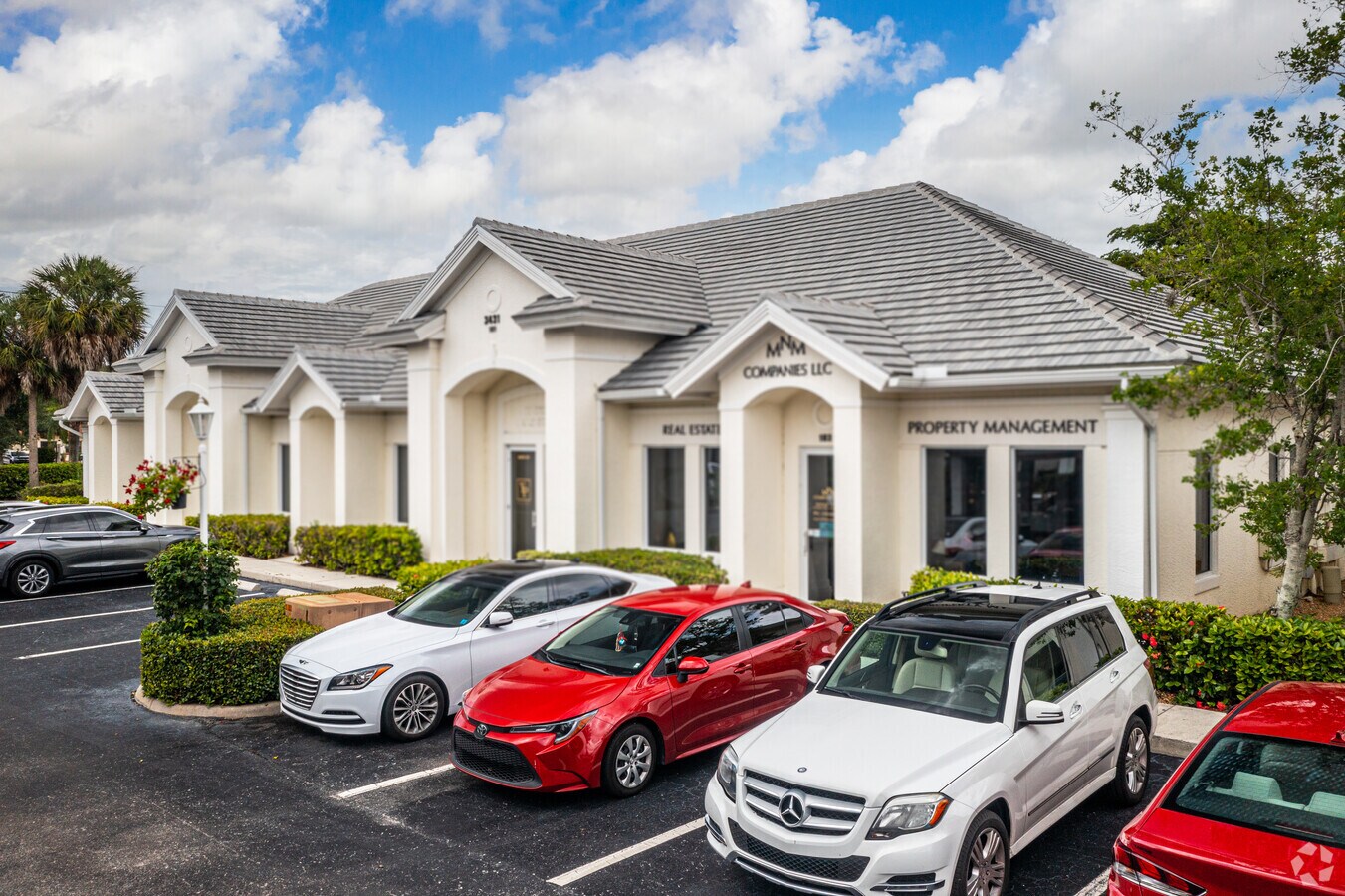 3431 Pine Ridge Rd, Naples, FL 34109