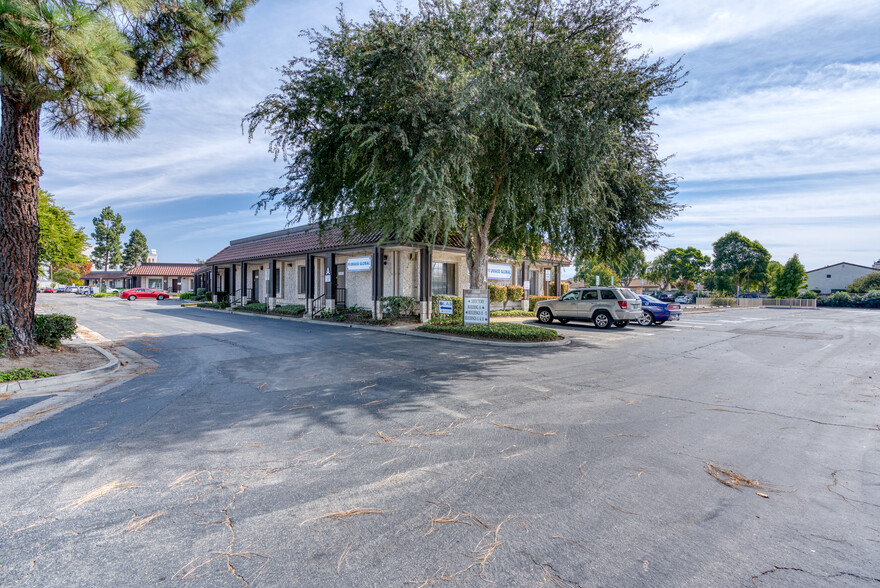 1300 E Cypress St, Santa Maria, CA for lease - Building Photo - Image 3 of 7