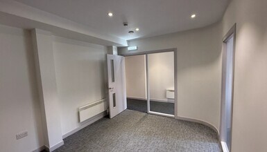 2-4 Bridge St, Dunfermline for lease Interior Photo- Image 2 of 3