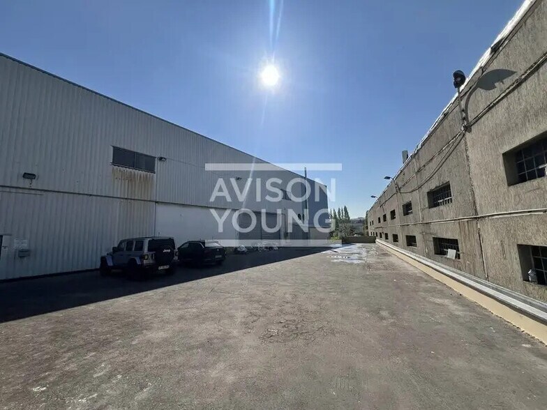 Industrial in Saint-Denis for lease - Building Photo - Image 3 of 12