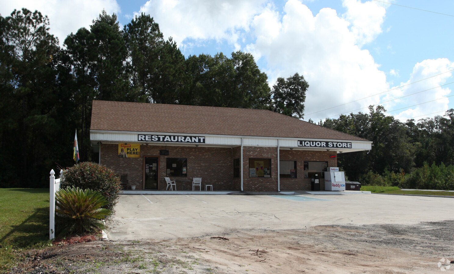 1979 Harrietts Bluff Rd, Woodbine, GA 31569