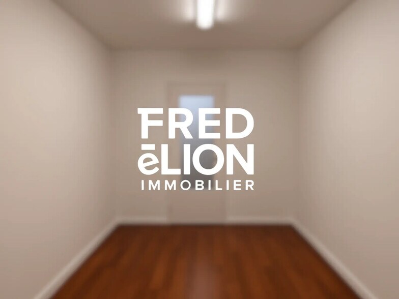 Retail in Paris for lease - Interior Photo - Image 2 of 2