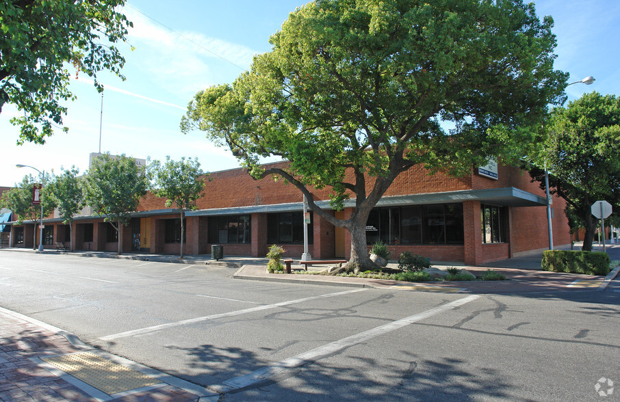 309-317 W Main St, Visalia, CA for lease - Primary Photo - Image 1 of 24