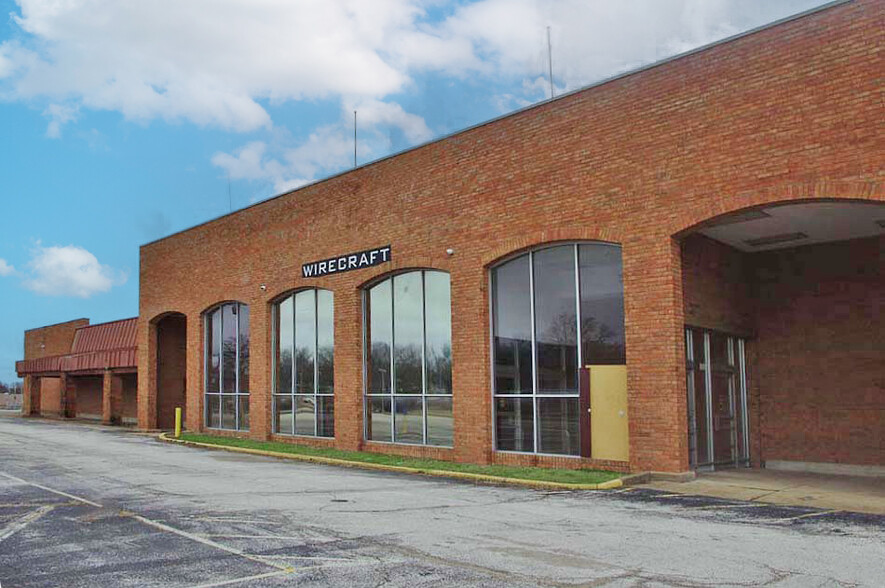 10223 Lewis And Clark Blvd, Saint Louis, MO for lease - Building Photo - Image 2 of 9