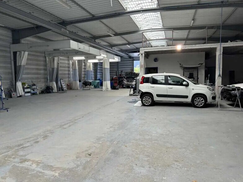 7 Avenue Louis Renault, Saint-Herblain for lease - Interior Photo - Image 3 of 8