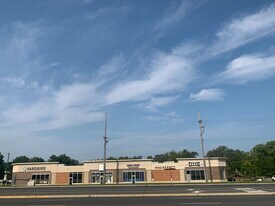 1S550 Route 83, Oakbrook Terrace IL - Storefront Property