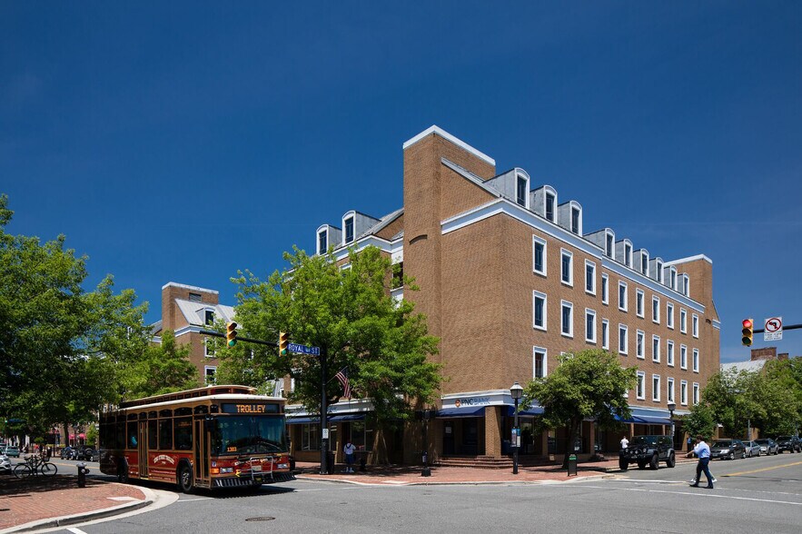 121 N Pitt St, Alexandria, VA for lease - Primary Photo - Image 1 of 9