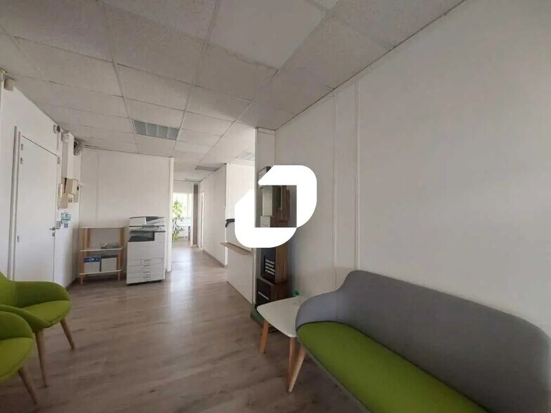 Office in Baillargues for sale - Building Photo - Image 3 of 18