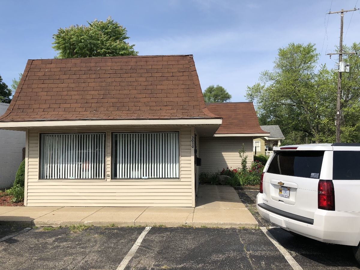 3010 Lovers Ln, Kalamazoo, MI 49001