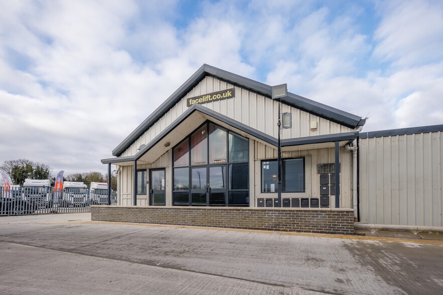 Botany Way, Purfleet for lease - Primary Photo - Image 2 of 14