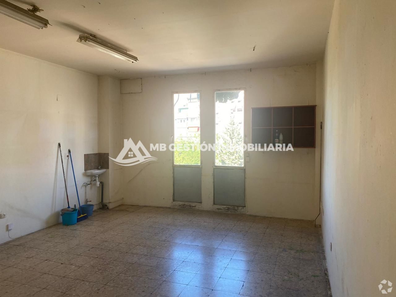 Retail in Fuenlabrada, MAD for lease Interior Photo- Image 1 of 9