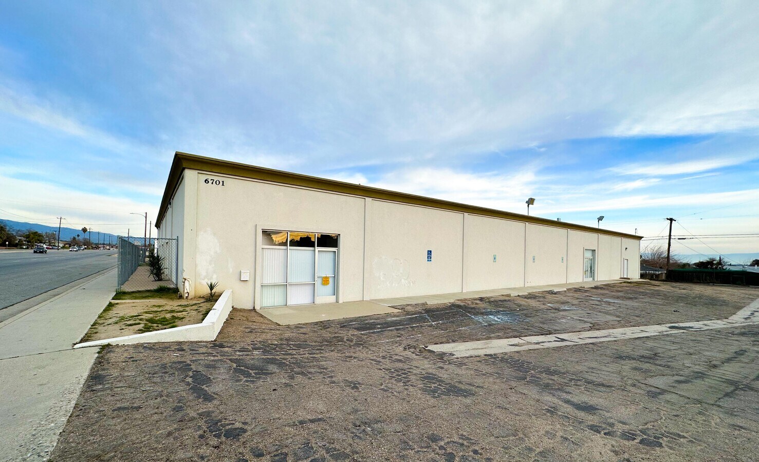 6701 Niles St, Bakersfield, CA 93306 15,000 SF C2 zoned property