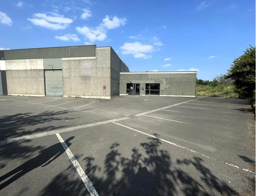 Office in Roncq for lease Building Photo- Image 1 of 5