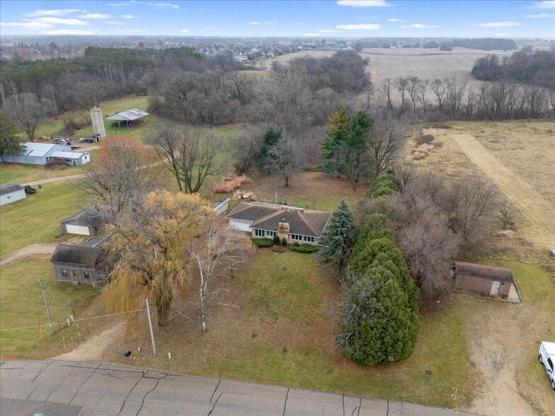 3173 McComb Rd, Stoughton, WI for sale - Aerial - Image 2 of 8