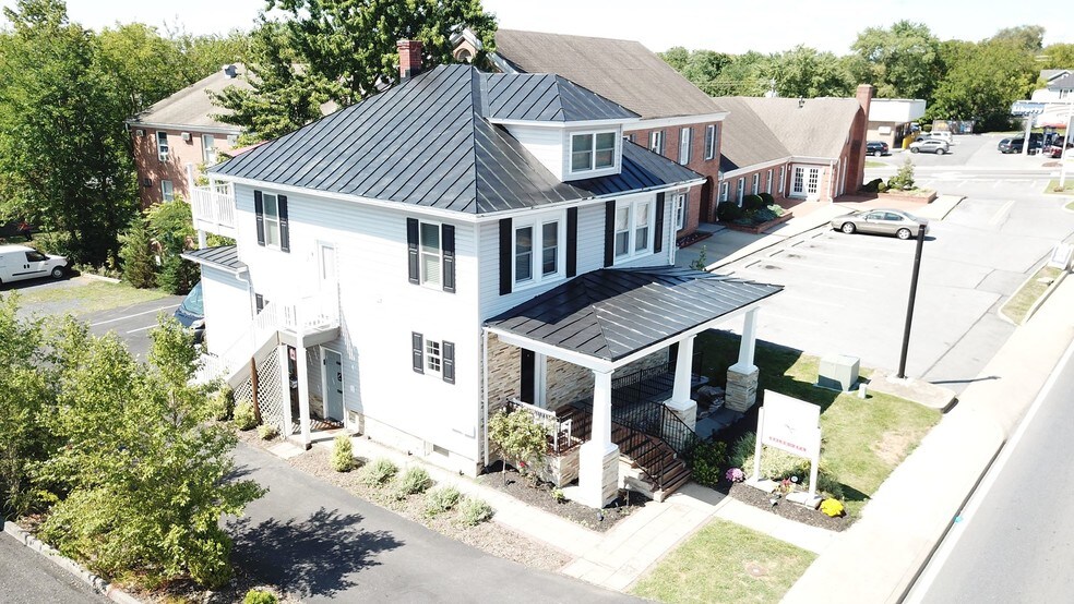 1019 Berryville Ave, Winchester, VA 22601