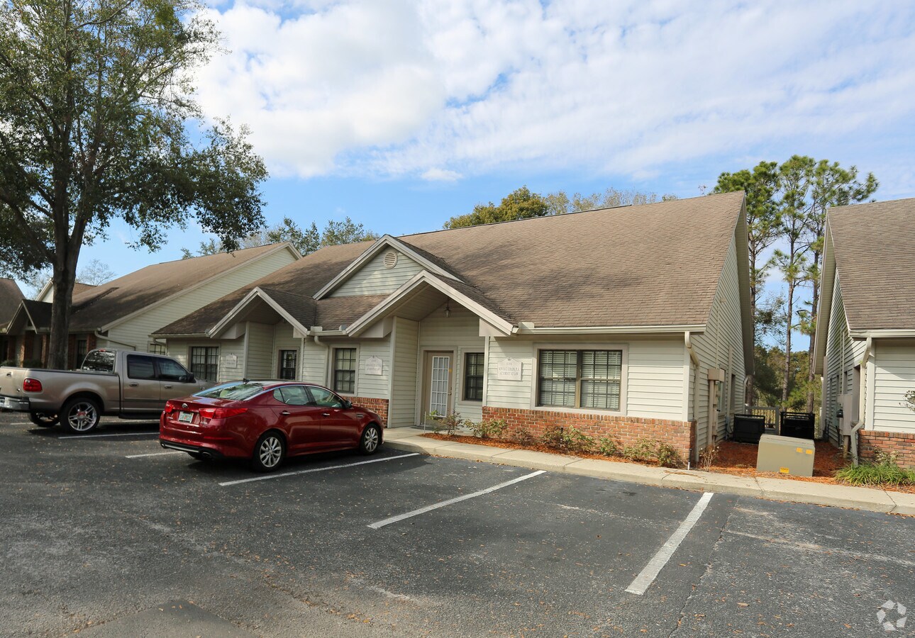 1307 W Fletcher Ave, Tampa, FL 33612