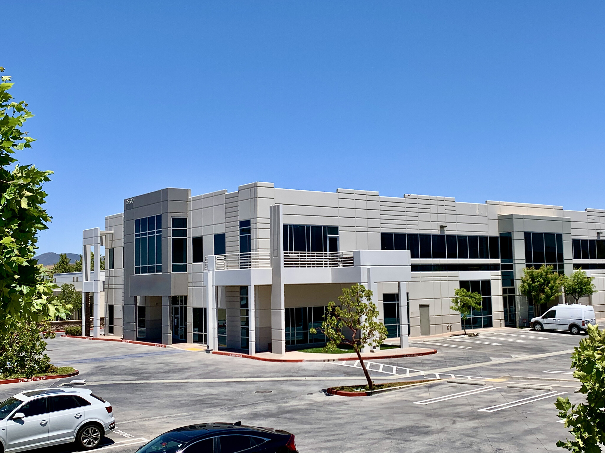 26320 Diamond Pl, Santa Clarita, CA for lease Building Photo- Image 1 of 3