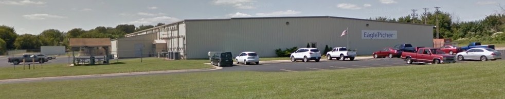 3220 Industrial Ave, Joplin, MO for sale - Building Photo - Image 1 of 1