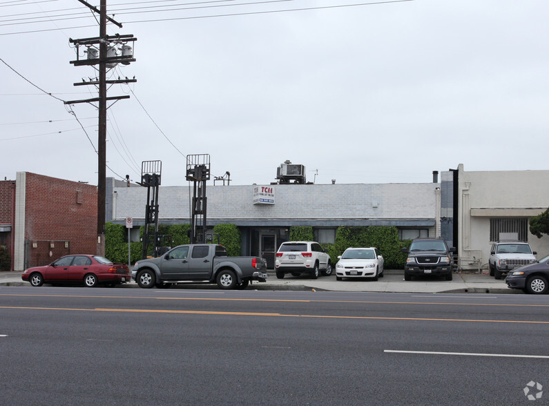 8111 Lankershim Blvd, North Hollywood, CA for lease - Building Photo - Image 2 of 2