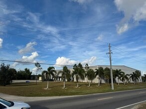 3307 Hanson St, Fort Myers, FL for lease Building Photo- Image 1 of 3