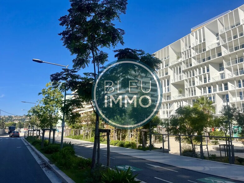 Retail in Nice for lease - Building Photo - Image 1 of 4