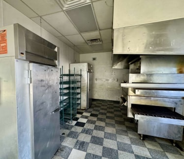 955 Main St, Mukwonago, WI for lease - Building Photo - Image 3 of 4