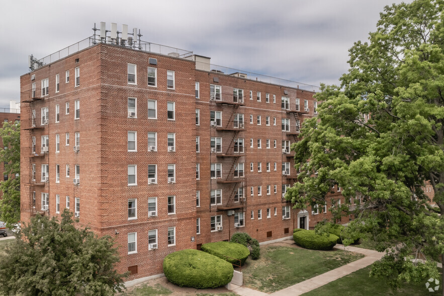 2612 W 2nd St, Brooklyn, NY 11223 - Beach Haven Apartments | LoopNet